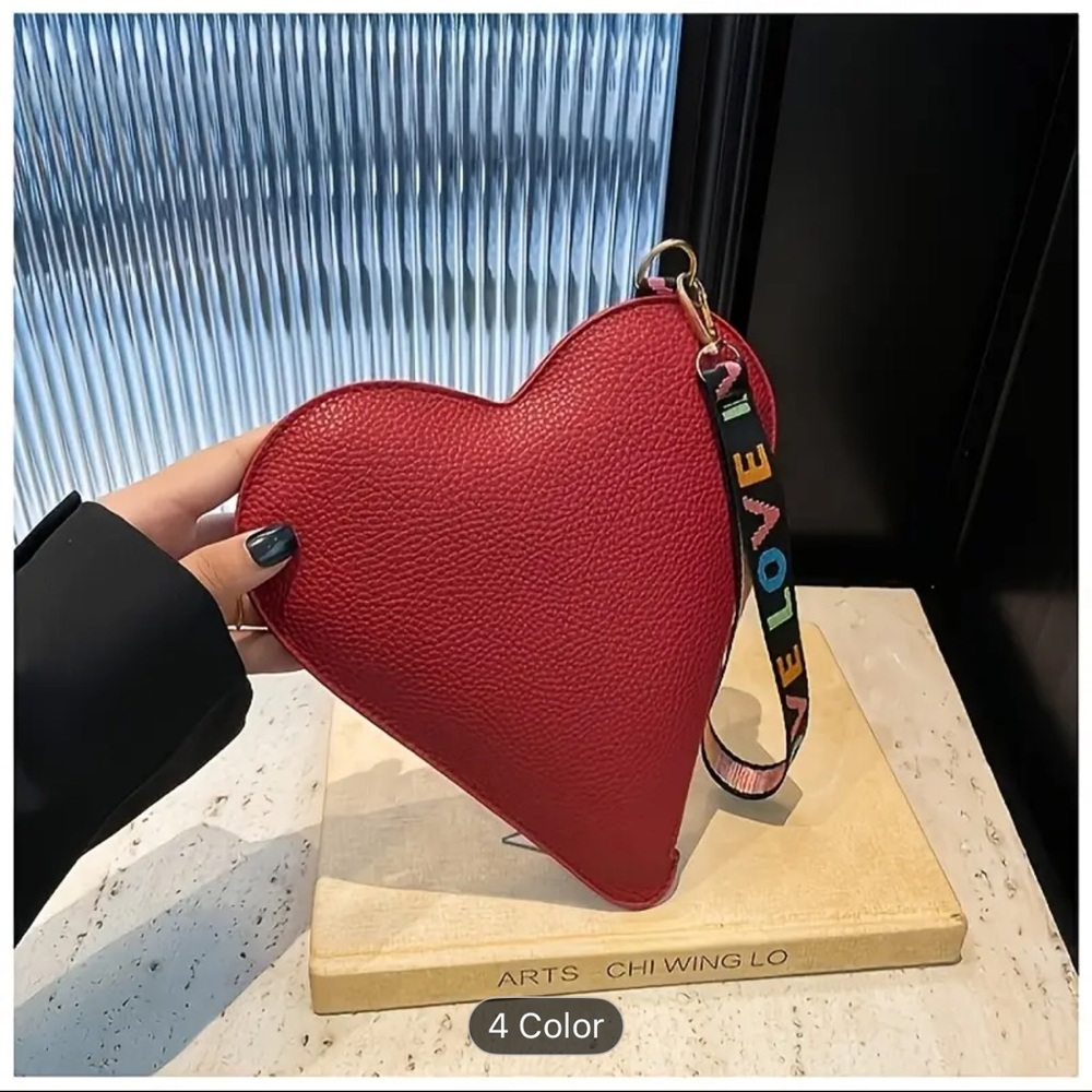 Black Heart Shaped Purse - Picture 3 of 4